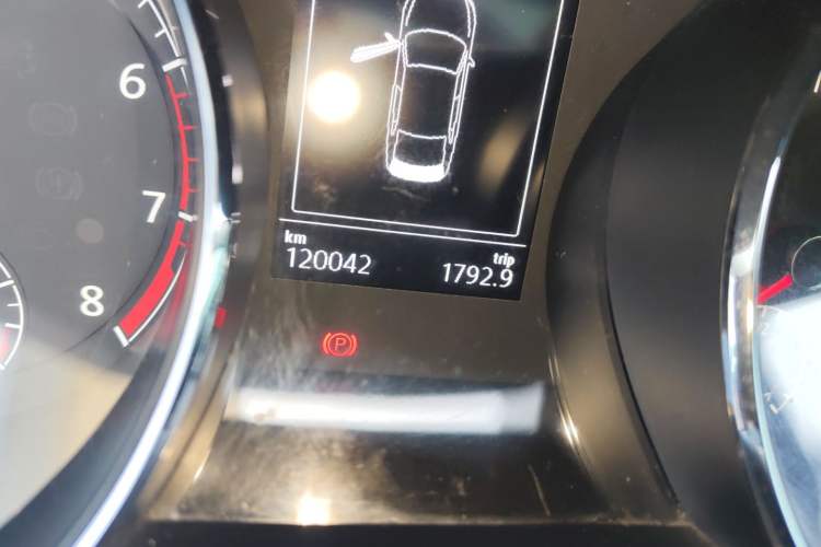 Used Volkswagen Lamando 2017 280TSI DSG Comfort Edition Odometer Close Up