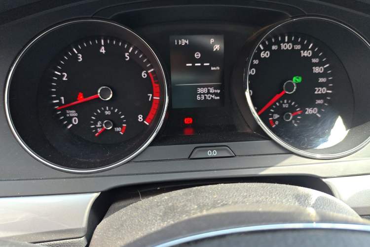 Used Volkswagen Lamando 2017 230TSI DSG Fashion Edition Odometer Close Up