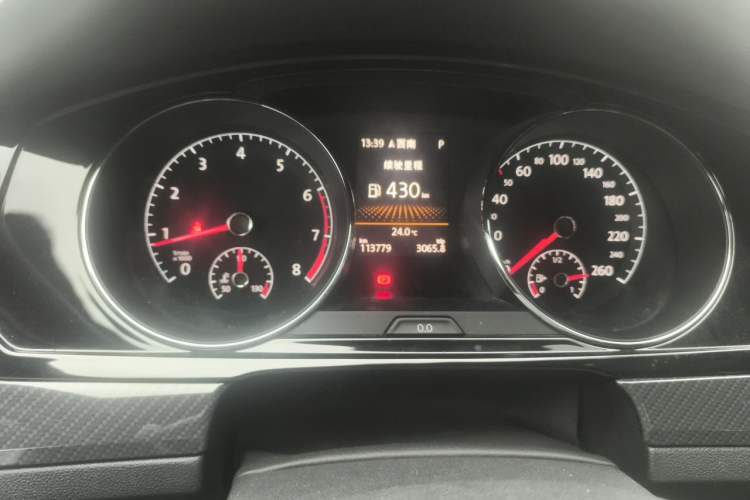 Used Volkswagen Lamando 2017 2.0T GTS Odometer Close Up