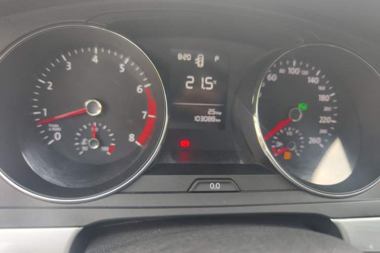 Used Volkswagen Lamando 2017 230TSI DSG Fashion Edition Odometer Close Up