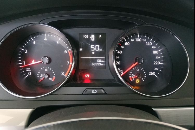 Used Volkswagen Lamando 2017 230TSI DSG Fashion Edition Odometer Close Up