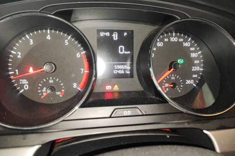 Used Volkswagen Lamando 2017 230TSI DSG Fashion Edition Odometer Close Up