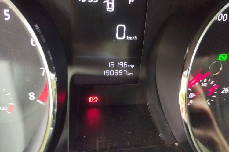 Used Volkswagen Lamando 2017 230TSI DSG Fashion Edition Odometer Close Up
