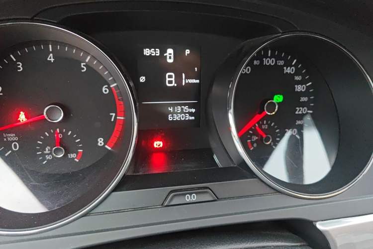 Used Volkswagen Lamando 2017 230TSI DSG Fashion Edition Odometer Close Up