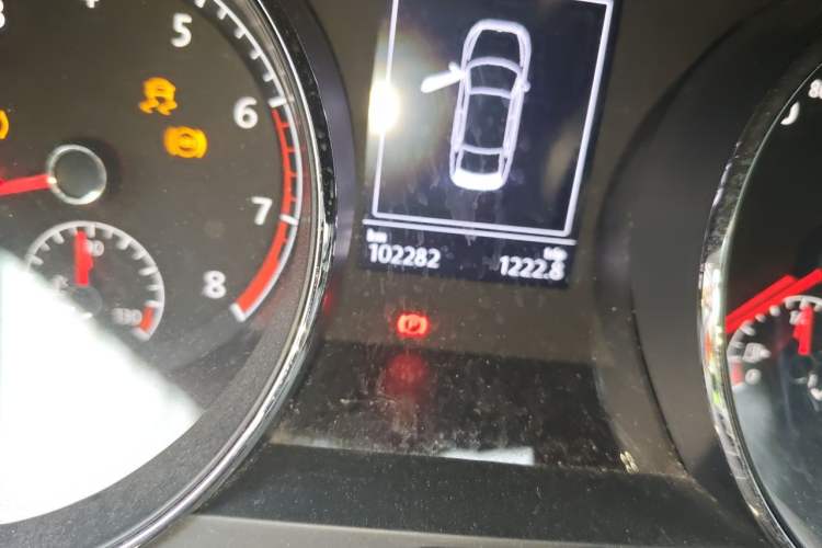 Used Volkswagen Lamando 2017 280TSI DSG Comfort Edition Odometer Close Up