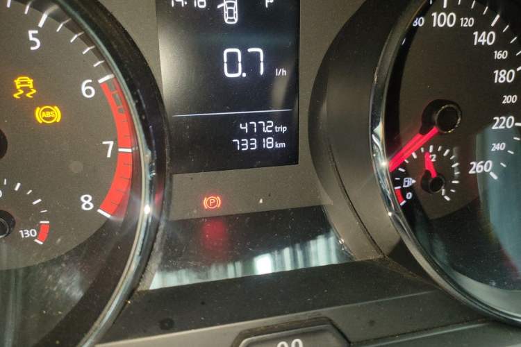 Used Volkswagen Lamando 2017 230TSI DSG Fashion Edition Odometer Close Up