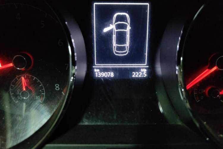 Used Volkswagen Lamando 2017 280TSI DSG Comfort Edition Odometer Close Up