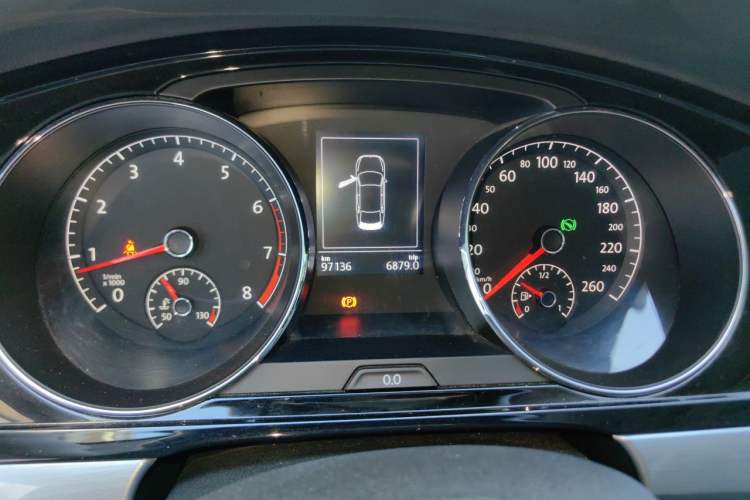 Used Volkswagen Lamando 2017 280TSI DSG Comfort Edition Odometer Close Up