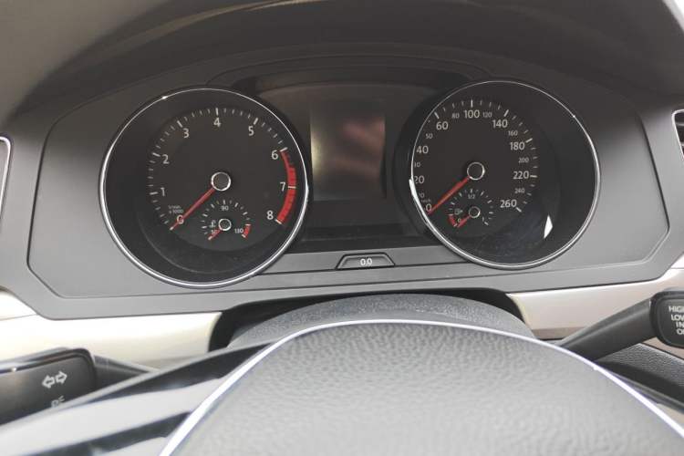 Used Volkswagen Lamando 2017 230TSI DSG Fashion Edition Odometer Close Up