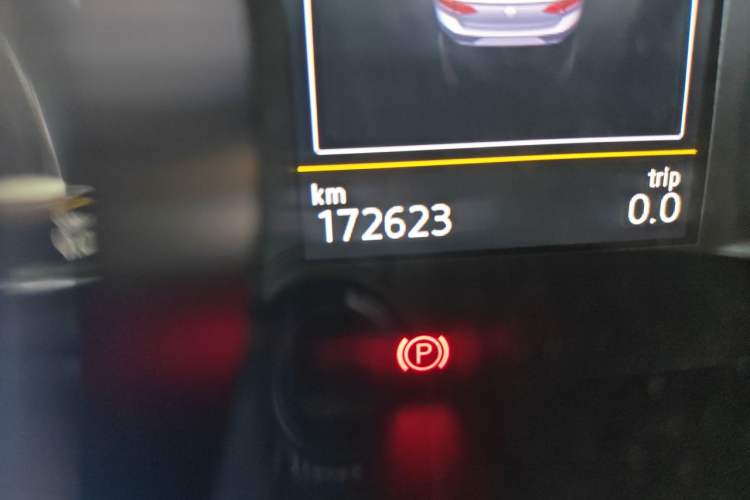 Used Volkswagen Lamando 2017 280TSI DSG Luxury Edition Odometer Close Up