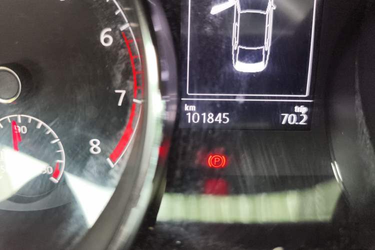 Used Volkswagen Lamando 2017 280TSI DSG Comfort Edition Odometer Close Up
