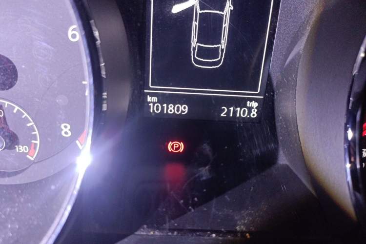 Used Volkswagen Lamando 2017 280TSI DSG Comfort Edition Odometer Close Up
