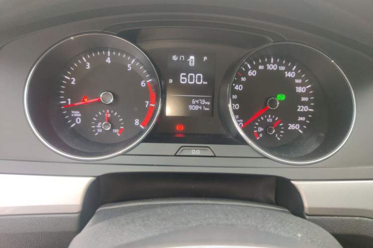 Used Volkswagen Lamando 2017 230TSI DSG Fashion Edition Odometer Close Up