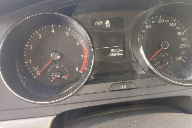 Used Volkswagen Lamando 2017 230TSI DSG Fashion Edition Odometer Close Up