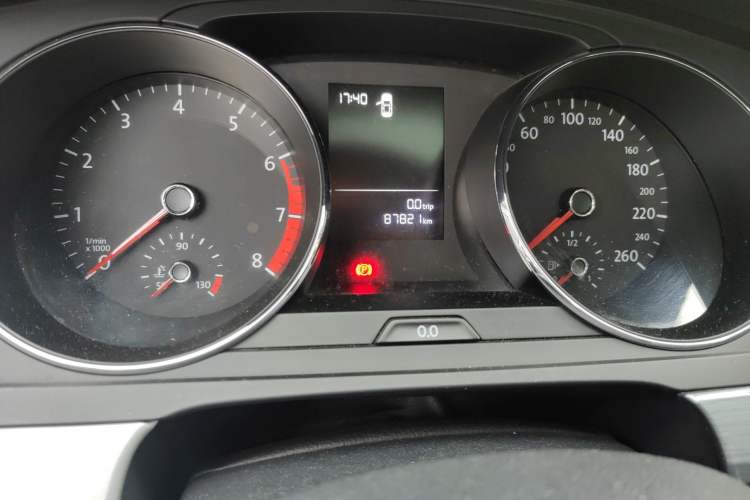 Used Volkswagen Lamando 2017 230TSI DSG Fashion Edition Odometer Close Up