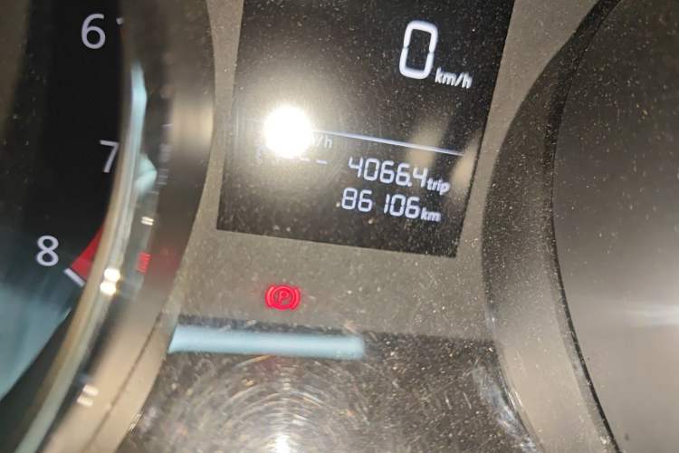 Used Volkswagen Lamando 2017 230TSI Manual Trend Edition Odometer Close Up