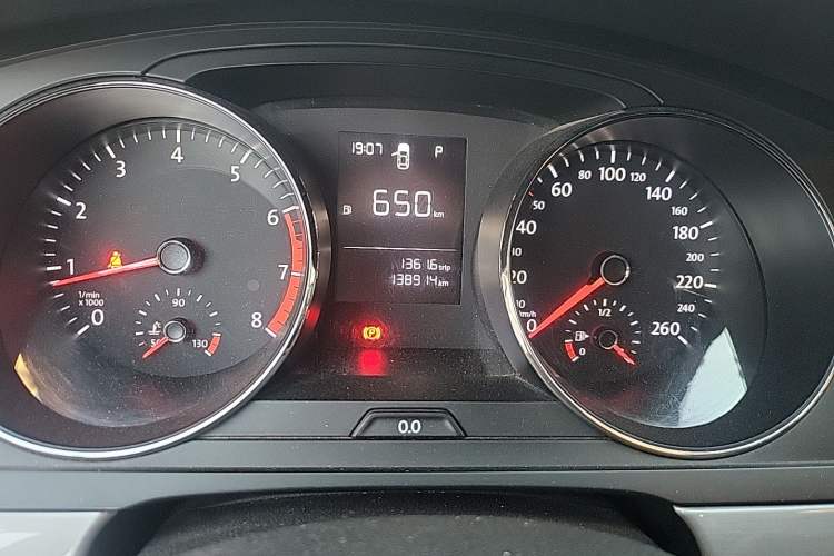 Used Volkswagen Lamando 2017 230TSI DSG Fashion Edition Odometer Close Up