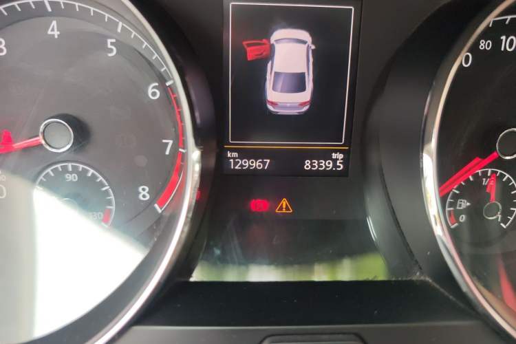 Used Volkswagen Lamando 2017 280TSI DSG Luxury Edition Odometer Close Up