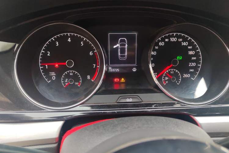 Used Volkswagen Lamando 2017 280TSI DSG Comfort Edition Odometer Close Up