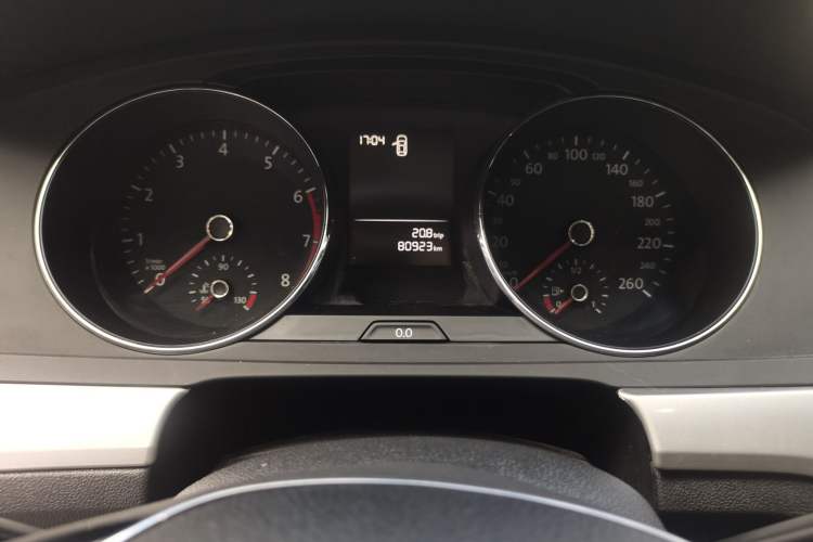 Used Volkswagen Lamando 2017 230TSI Manual Trend Edition Odometer Close Up
