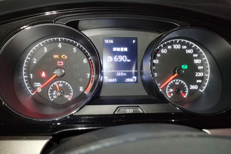 Used Volkswagen Lamando 2017 280TSI DSG Comfort Edition Odometer Close Up