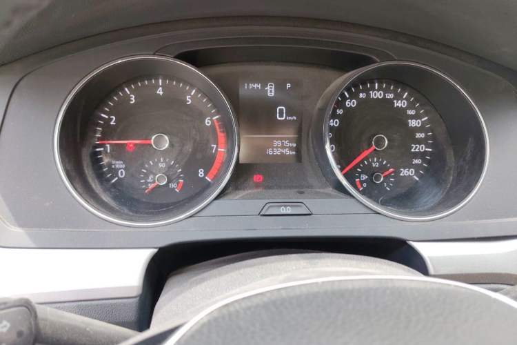 Used Volkswagen Lamando 2017 230TSI DSG Fashion Edition Odometer Close Up