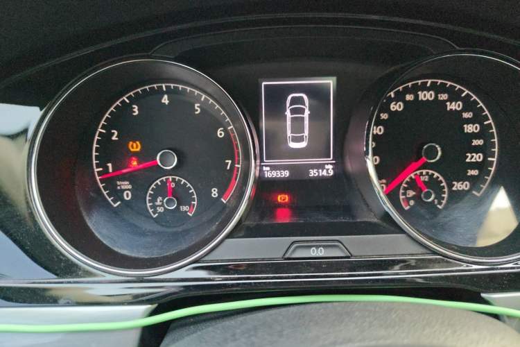 Used Volkswagen Lamando 2017 280TSI DSG Comfort Edition Odometer Close Up