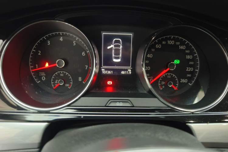 Used Volkswagen Lamando 2017 280TSI DSG Comfort Edition Odometer Close Up