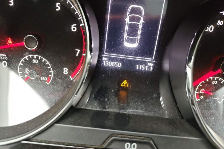 Used Volkswagen Lamando 2017 280TSI DSG Comfort Edition Odometer Close Up