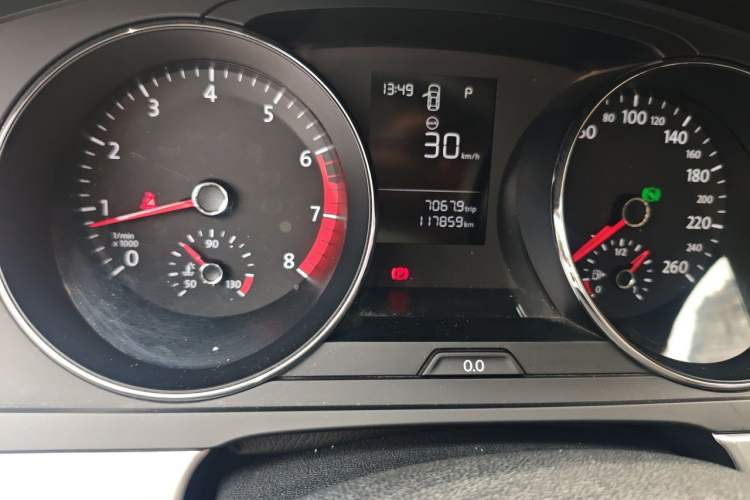 Used Volkswagen Lamando 2017 230TSI DSG Fashion Edition Odometer Close Up
