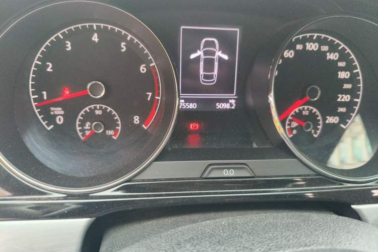 Used Volkswagen Lamando 2017 280TSI Manual Comfort Edition Odometer Close Up