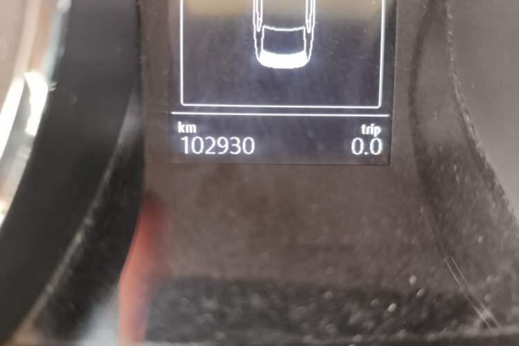 Used Volkswagen Lamando 2017 280TSI DSG Comfort Edition Odometer Close Up