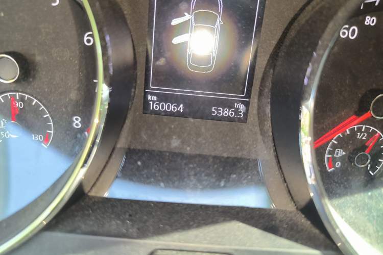 Used Volkswagen Lamando 2017 280TSI DSG Comfort Edition Odometer Close Up