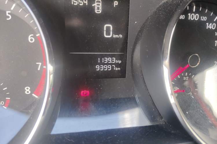 Used Volkswagen Lamando 2017 230TSI DSG Fashion Edition Odometer Close Up