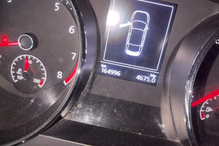 Used Volkswagen Lamando 2017 280TSI DSG Comfort Edition Odometer Close Up