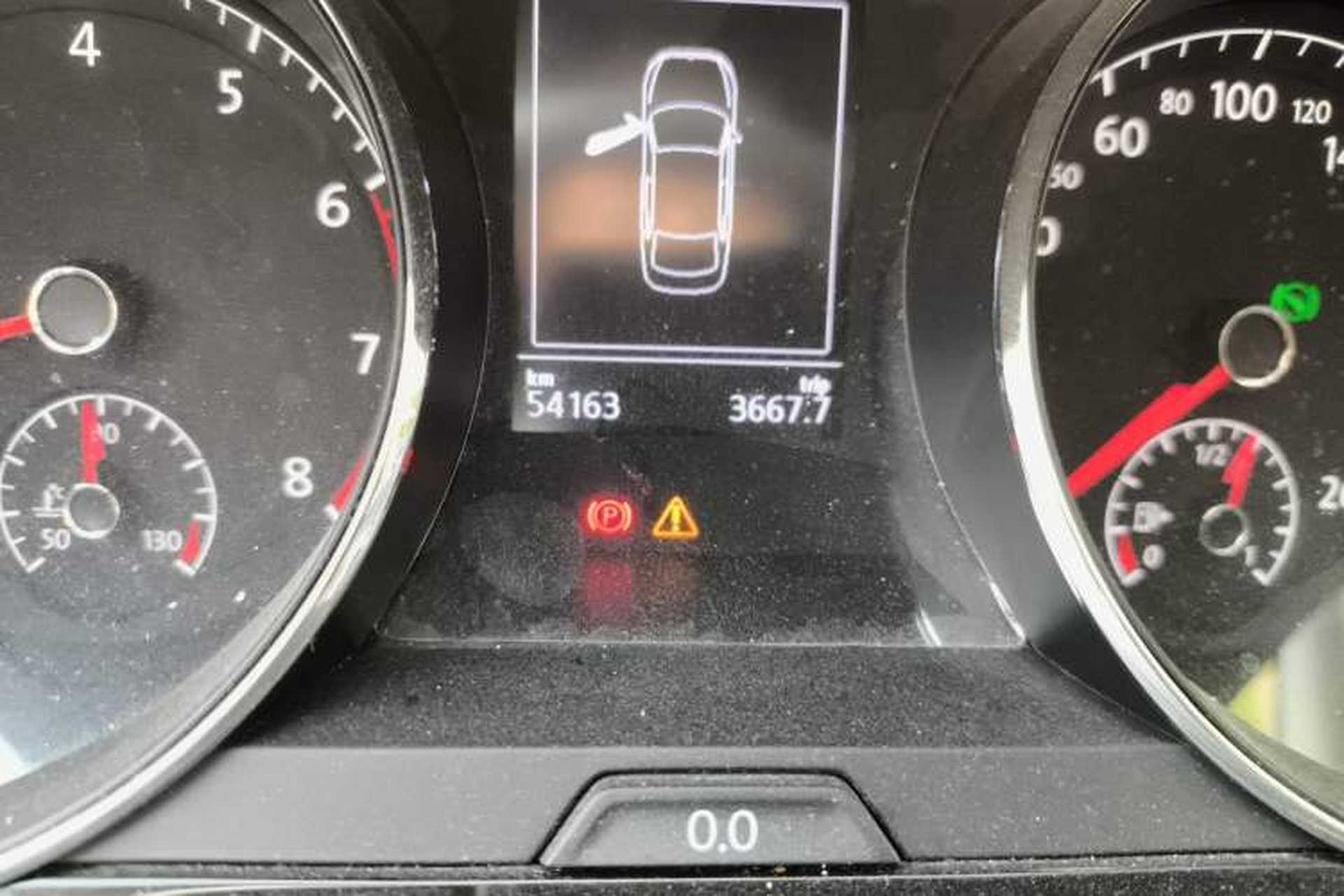 Used Volkswagen Lamando 2017 280TSI DSG Comfort Edition Odometer Close Up
