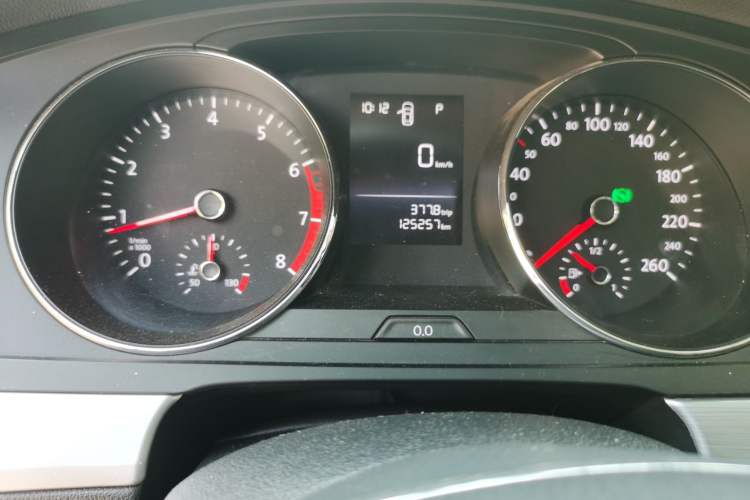 Used Volkswagen Lamando 2017 230TSI DSG Fashion Edition Odometer Close Up