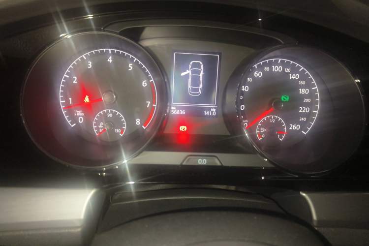 Used Volkswagen Lamando 2017 280TSI DSG Comfort Edition Odometer Close Up