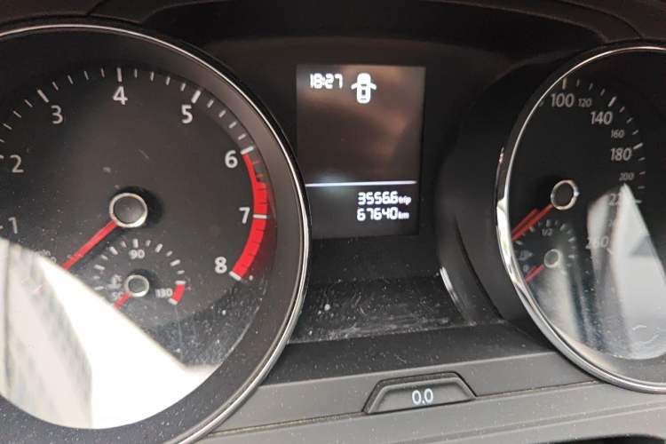 Used Volkswagen Lamando 2017 230TSI DSG Fashion Edition Odometer Close Up