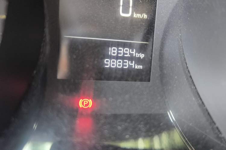 Used Volkswagen Lamando 2017 230TSI Manual Trend Edition Odometer Close Up