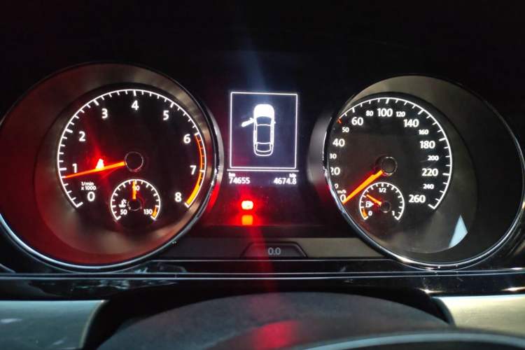 Used Volkswagen Lamando 2017 280TSI Manual Comfort Edition Odometer Close Up