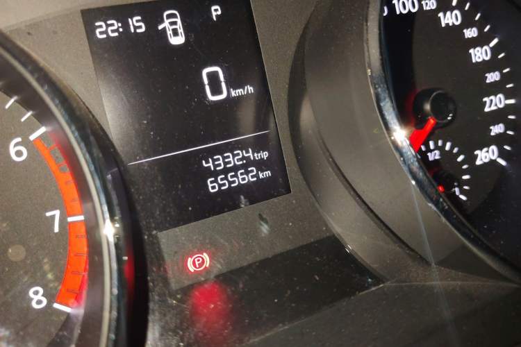Used Volkswagen Lamando 2017 230TSI DSG Fashion Edition Odometer Close Up