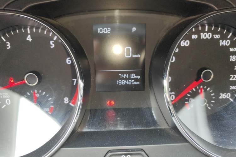 Used Volkswagen Lamando 2017 230TSI DSG Fashion Edition Odometer Close Up