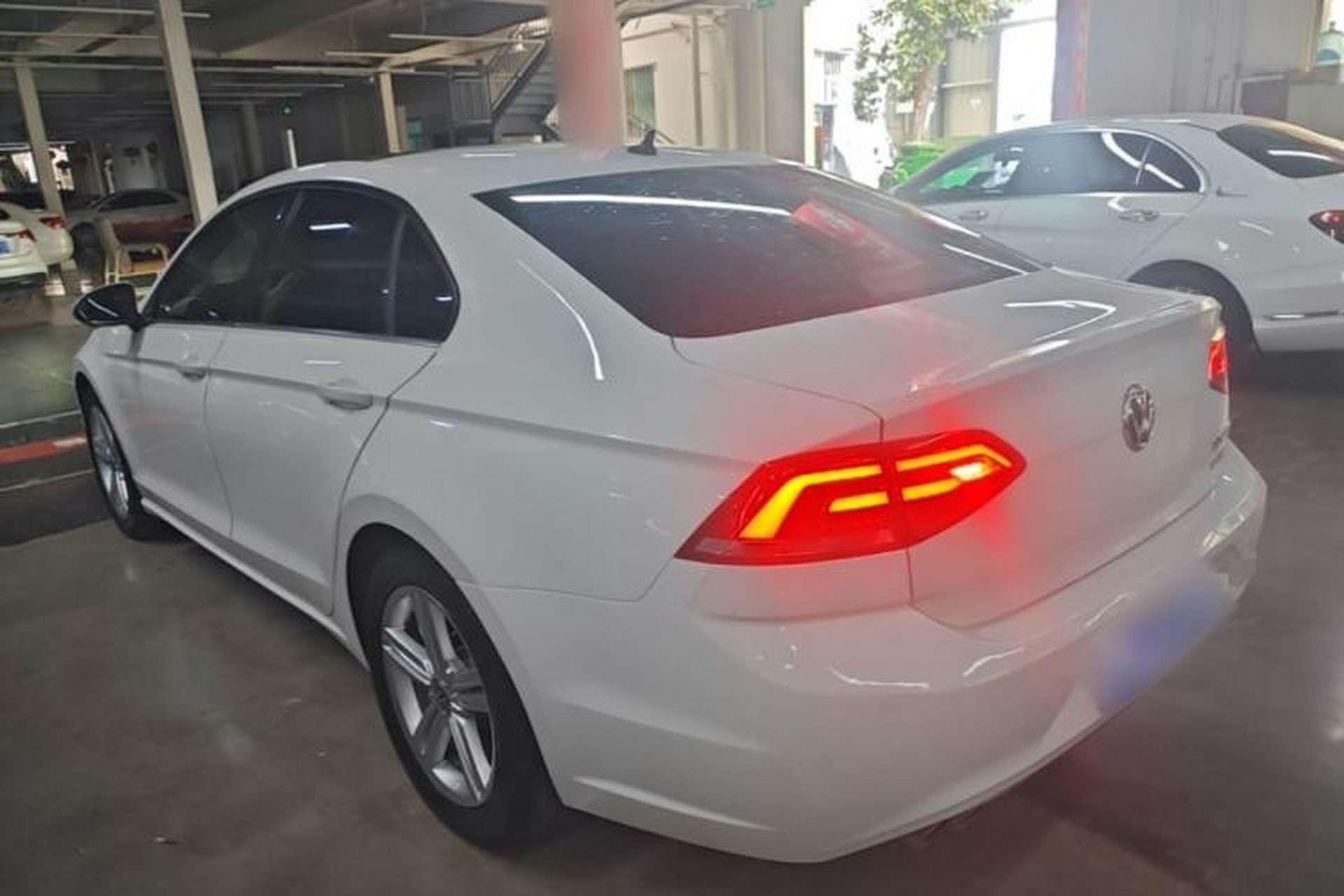 Used Volkswagen Lamando 2017 280TSI DSG Comfort Edition Rear Left 45 Deg