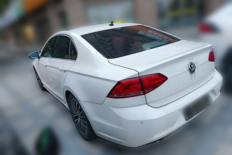 Used Volkswagen Lamando 2017 280TSI DSG Luxury Edition Rear Left 45 Deg