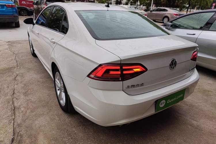 Used Volkswagen Lamando 2017 280TSI DSG Comfort Edition Rear Left 45 Deg