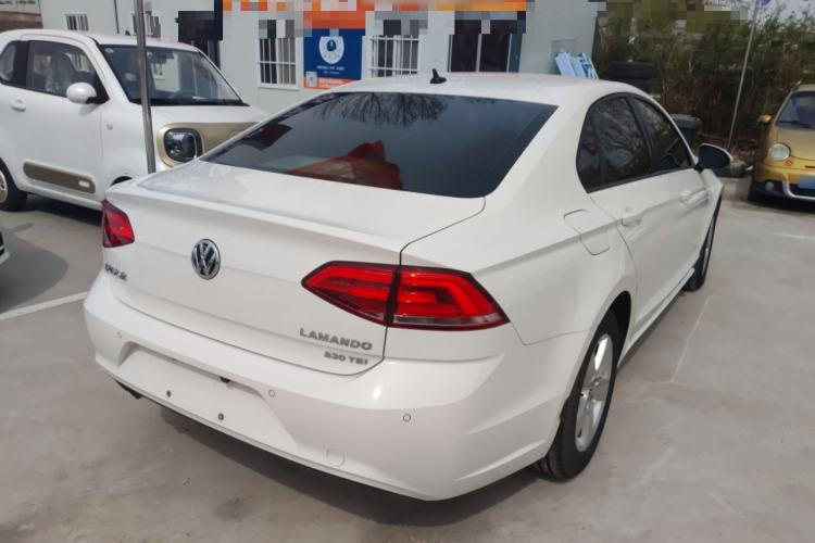 Used Volkswagen Lamando 2017 230TSI DSG Fashion Edition Rear Right 45 Deg