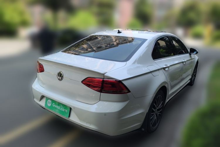 Used Volkswagen Lamando 2017 280TSI DSG Luxury Edition Rear Right 45 Deg