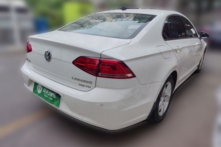 Used Volkswagen Lamando 2017 230TSI DSG Fashion Edition Rear Right 45 Deg