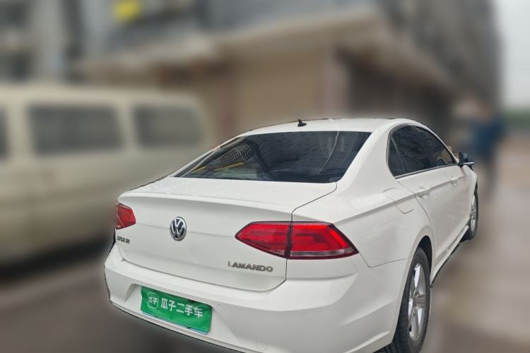 Used Volkswagen Lamando 2017 230TSI DSG Fashion Edition Rear Right 45 Deg